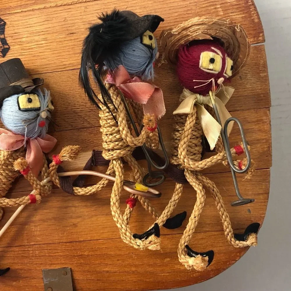 1940's Wov-N-Wood Jerywil Basket with Handmade‎ Cats Meow Musical Band Vintage